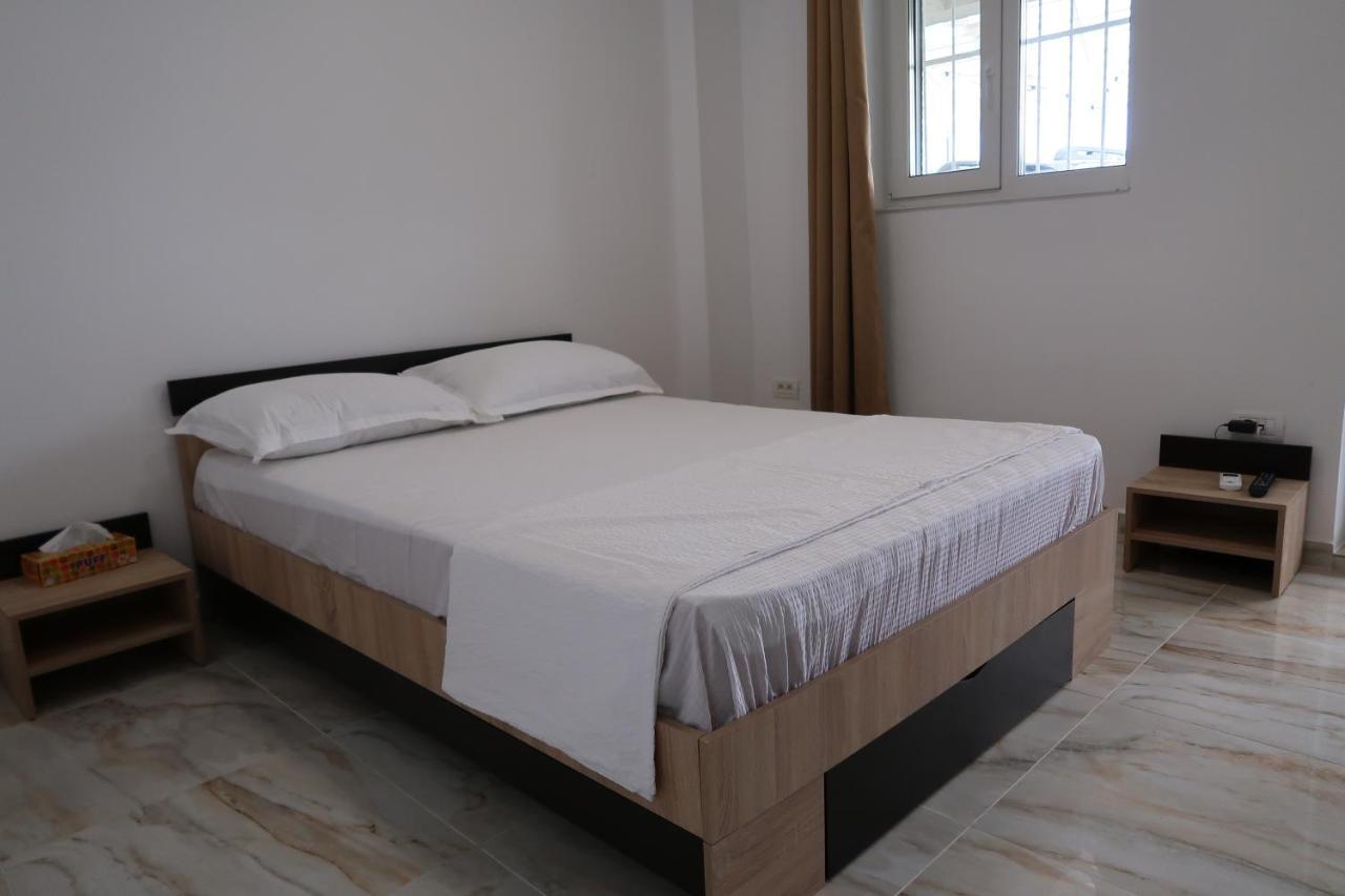 Home Space Two Navodari Luaran gambar
